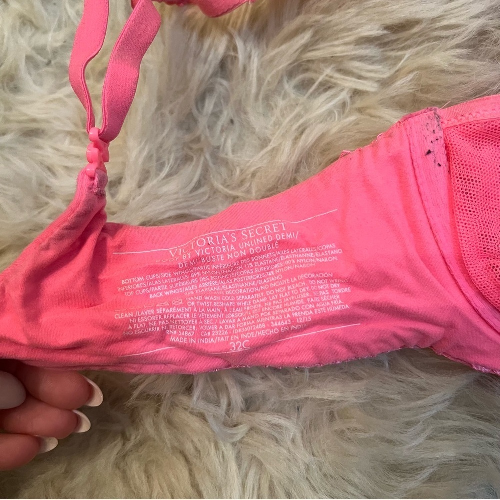Victoria’s Secret Demi Bra - Picture 3 of 3